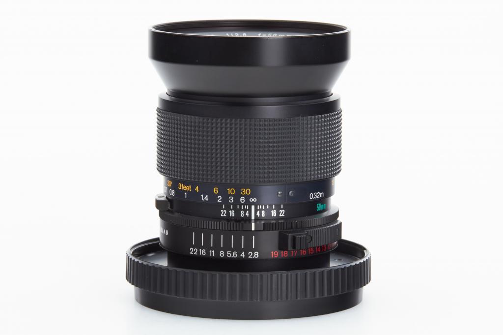 Carl Zeiss f. Hasselblad 2000FC 50/2,8 Distagon F T* Carl Zeiss f. Hasselblad 2000FC 50/2,8 Distagon F T*