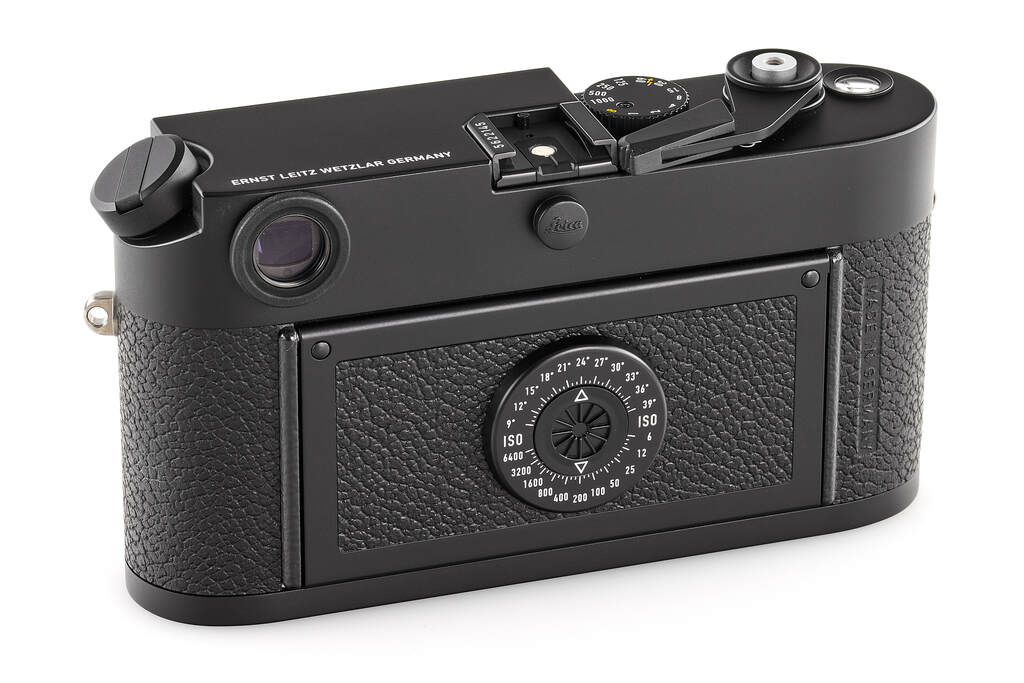 Leica M6 reissued 10557 - like new with 2 years guarantee