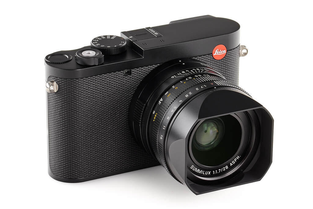 Leica Q3 19080 - like new with one year guarantee