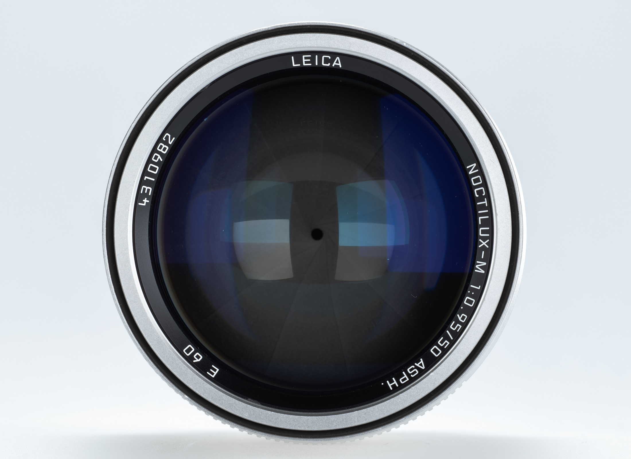 Leica Noctilux-M 1:0.95/50 ASPH., Silver Anodized