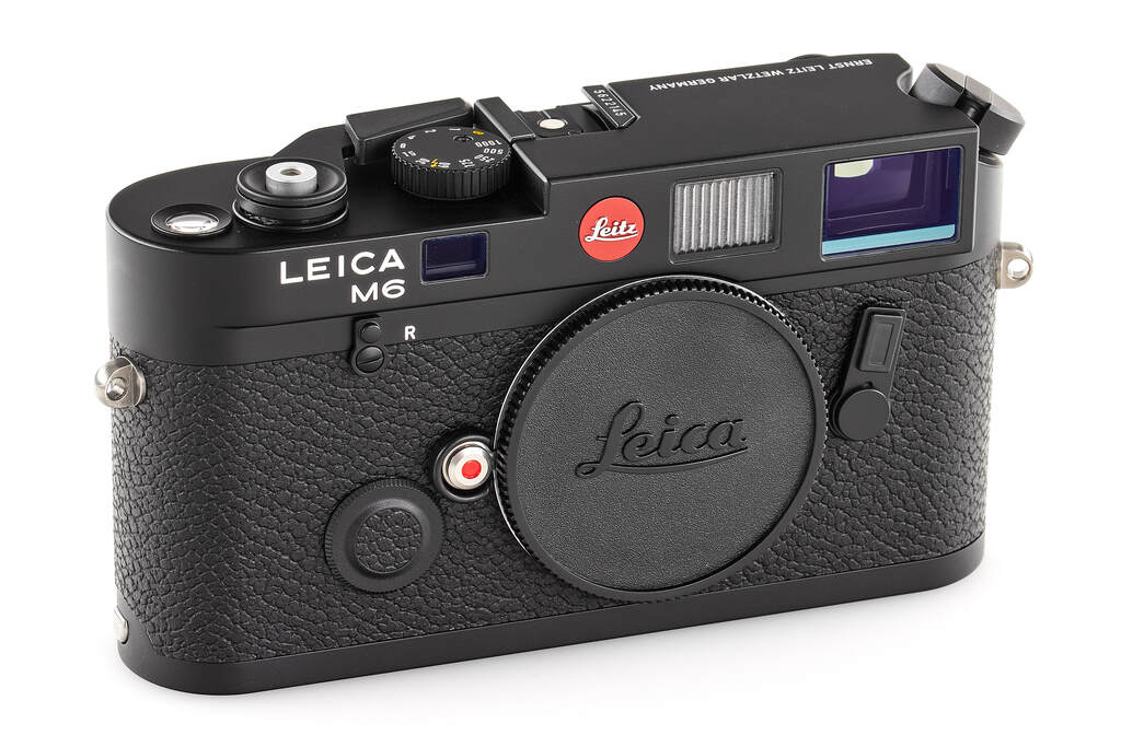 Leica M6 reissued 10557 - like new with 2 years guarantee