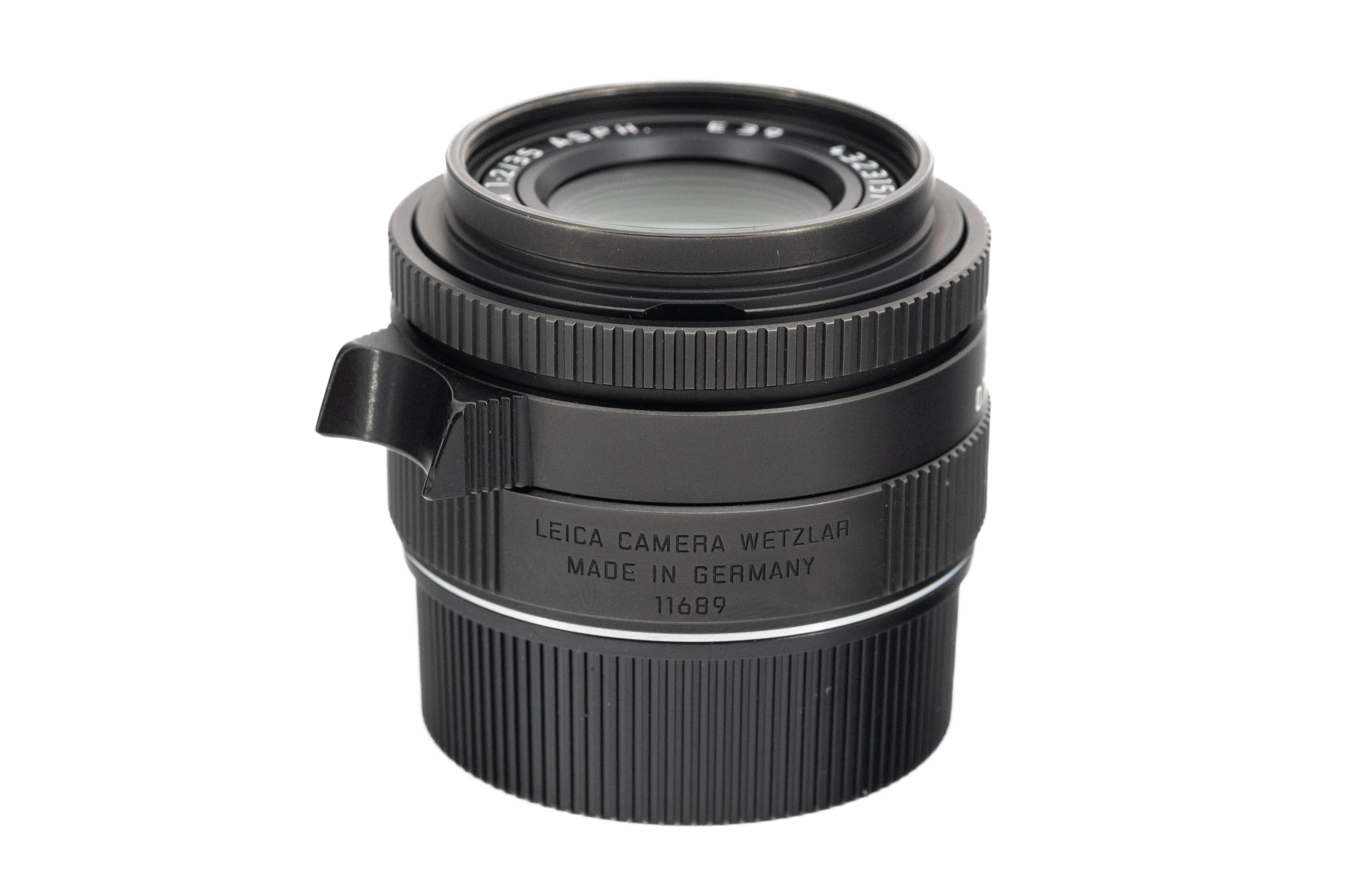 Leica Summicron-M 35mm f/2 ASPH Black Chrome 11689 Leica Summicron-M 35mm f/2 ASPH Black Chrome 11689