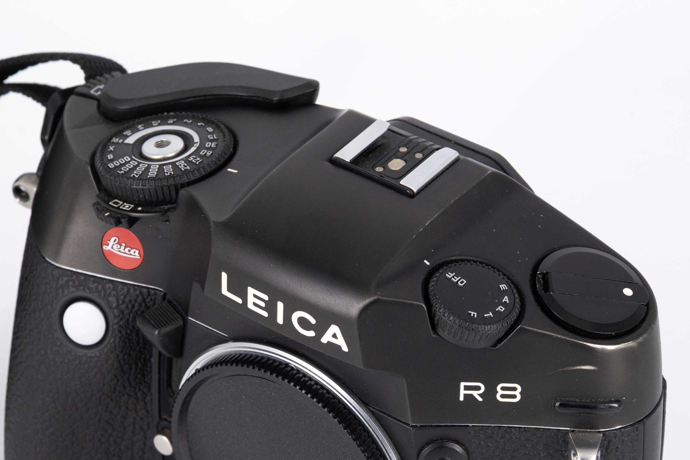 R8, schwarz verchromt