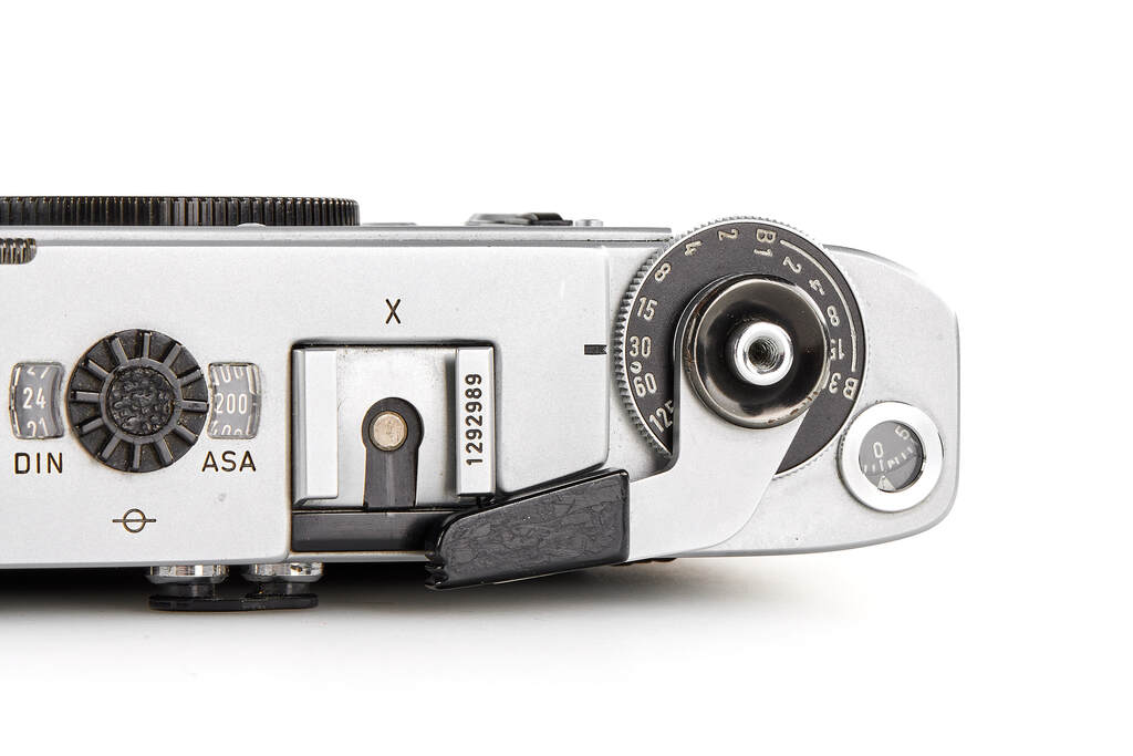 Leica M5 chrome 2-lug