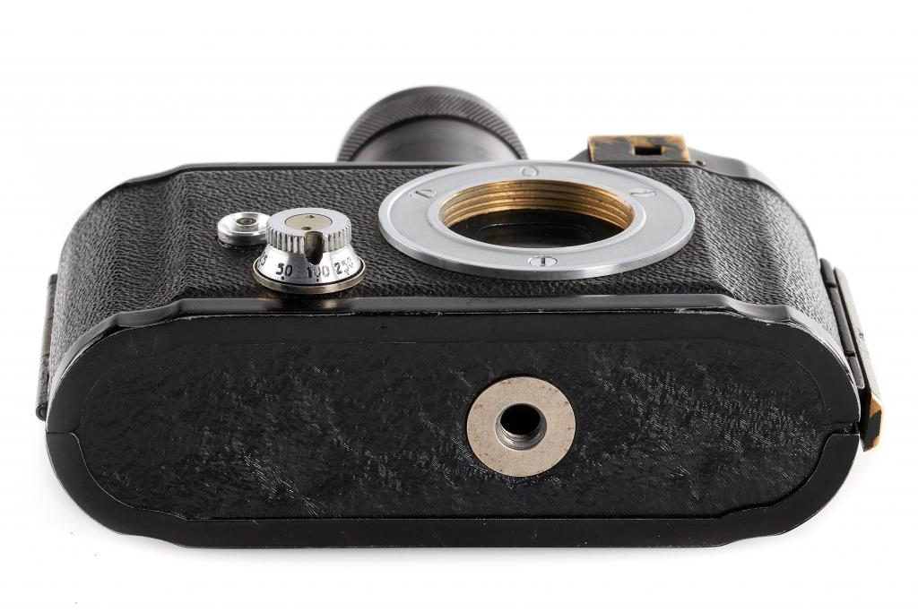 Robot II black 'Luftwaffen-Eigentum' Robot II black 'Luftwaffen-Eigentum'