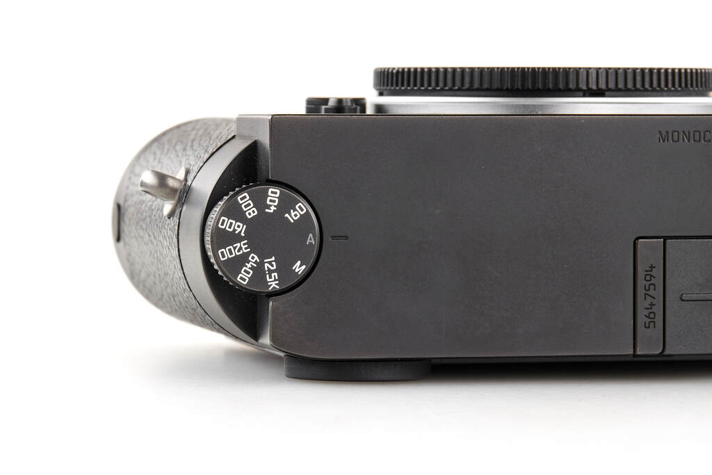 Leica M10 Monochrom 20050 black chrome - with 1 year of guarantee