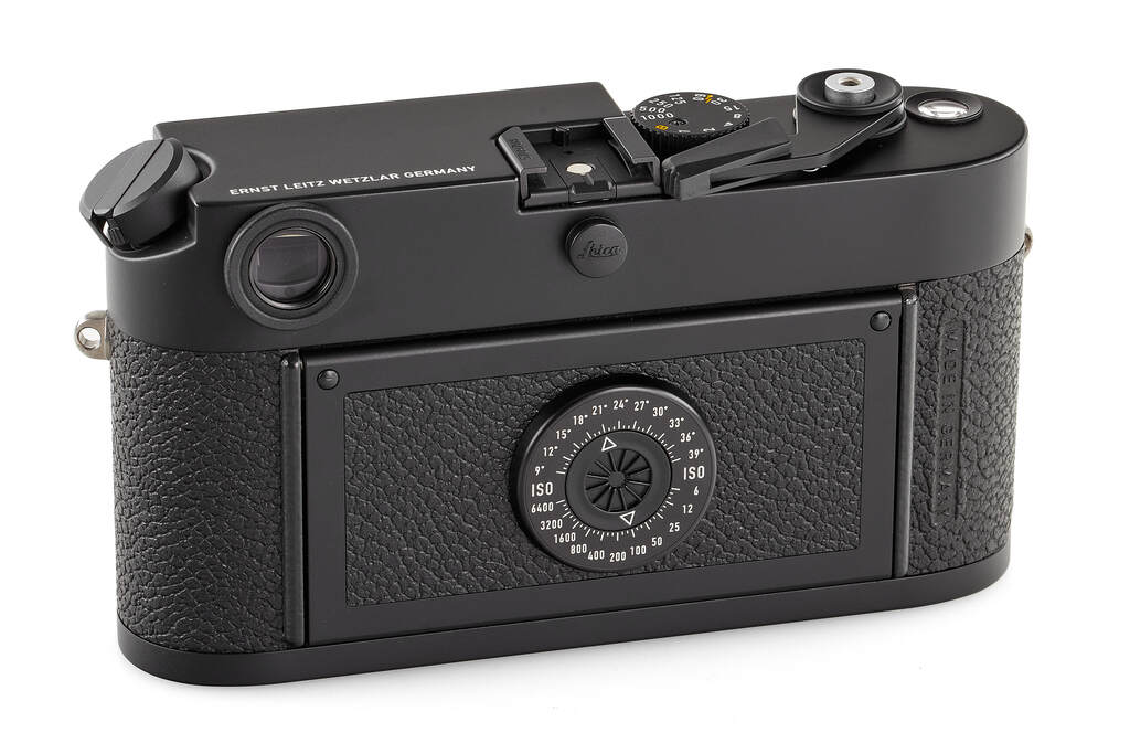 Leica M6 reissued 10557 - like new with 2 year guarantee
