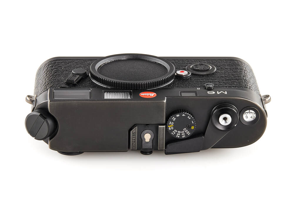 Leica M6 10404 black "big M6 engraving"