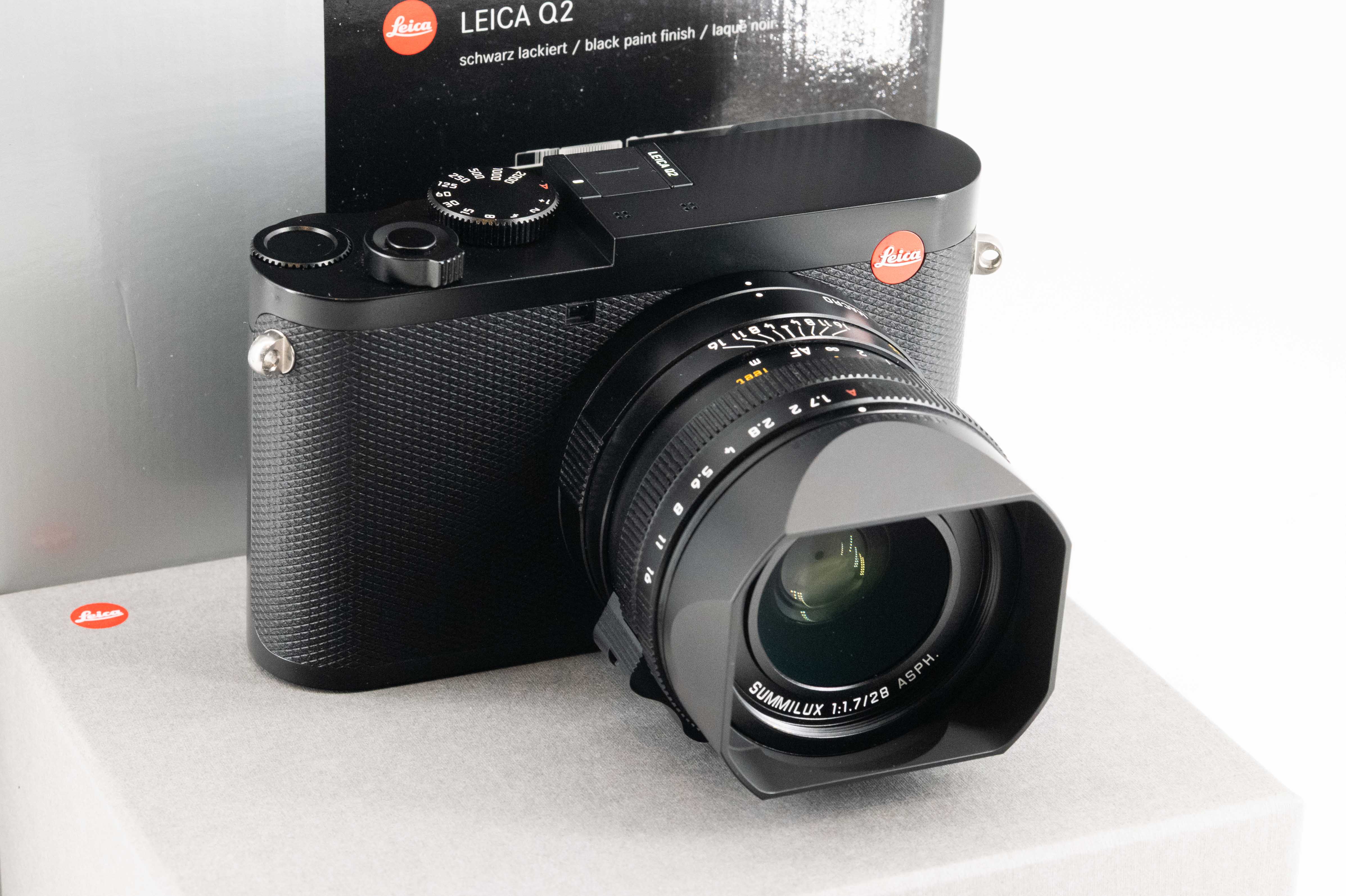 Leica Q2 Black 19050