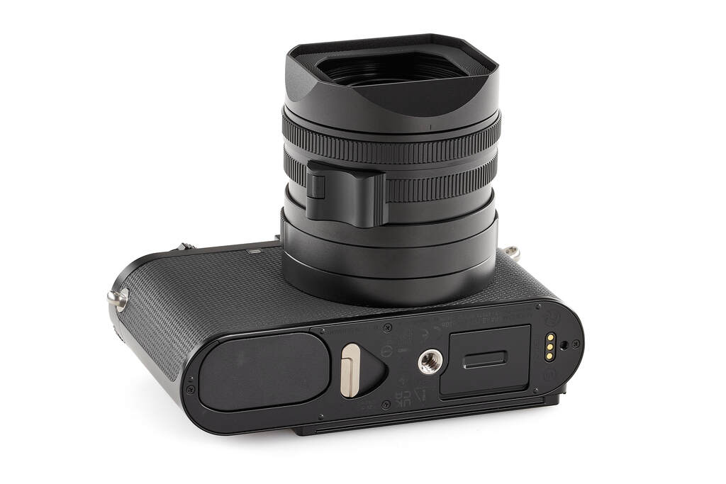 Leica Q3 43 19084 - like new with 2 years guarantee