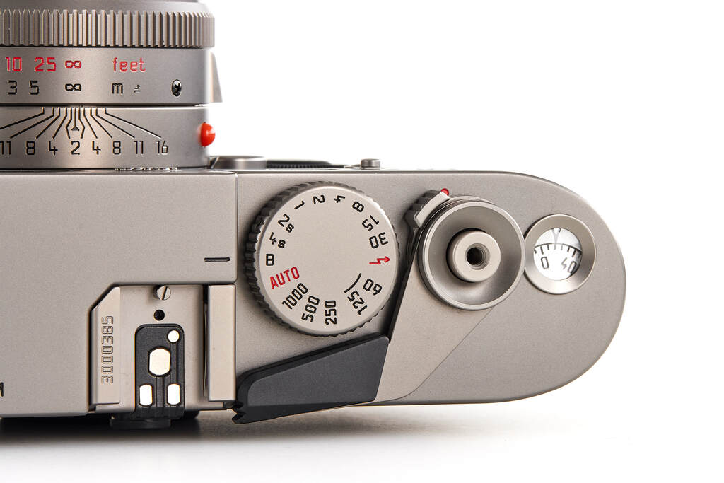 Leica M7 10570 "50 Years of Leica M System" Titan set