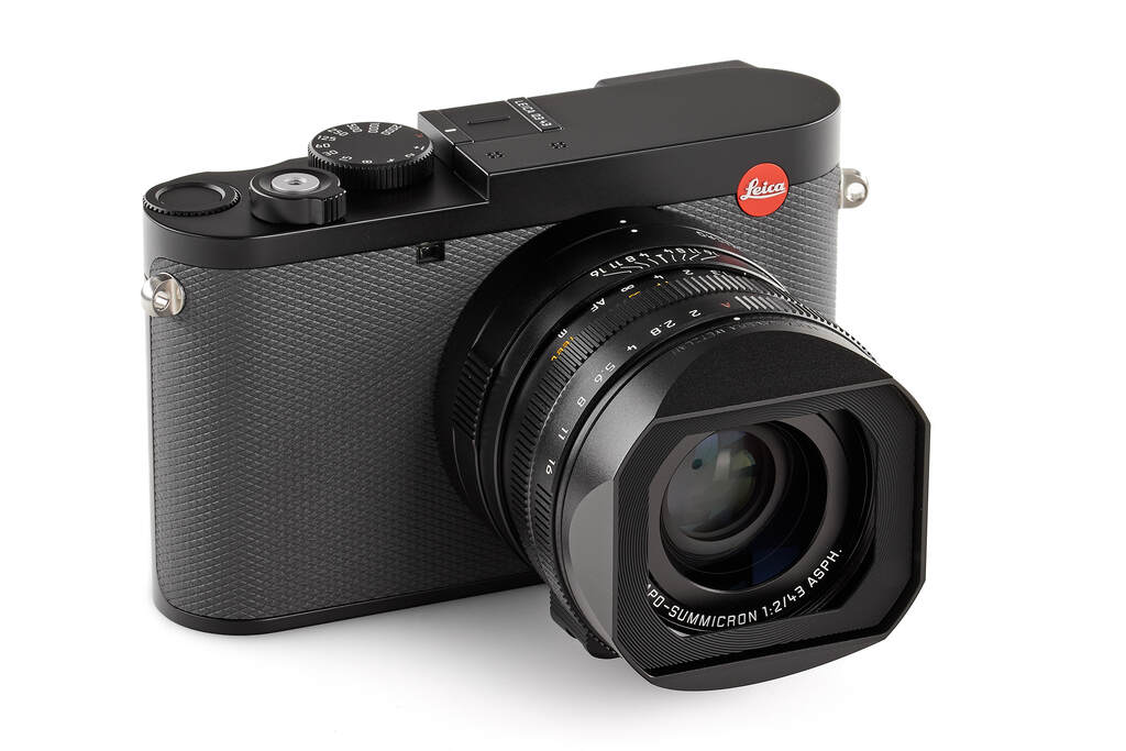 Leica Q3 43 19084 - like new with 2 years guarantee
