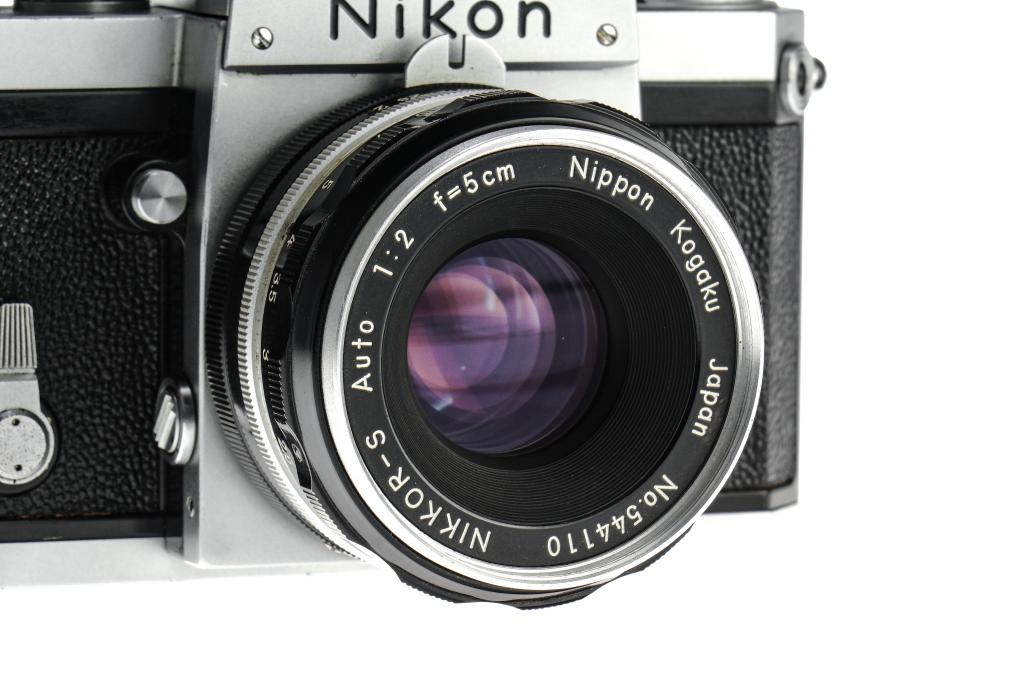 Nikon F Eyelevel chrome outfit