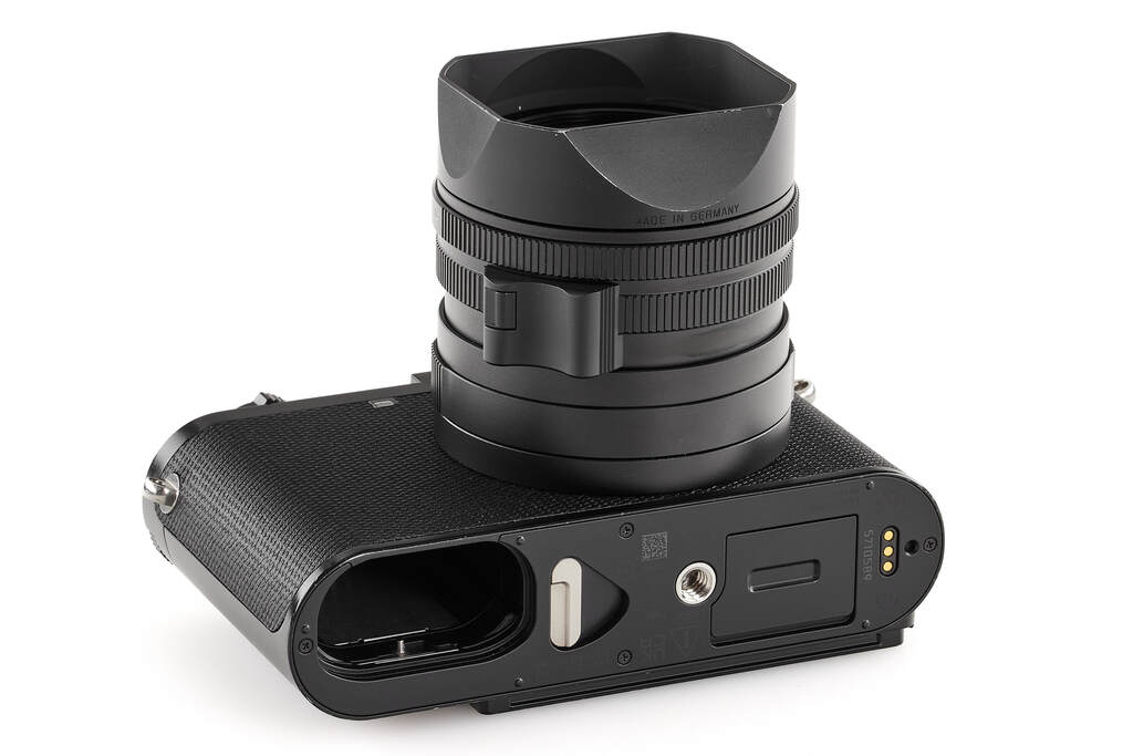 Leica Q3 19080 - with one year guarantee