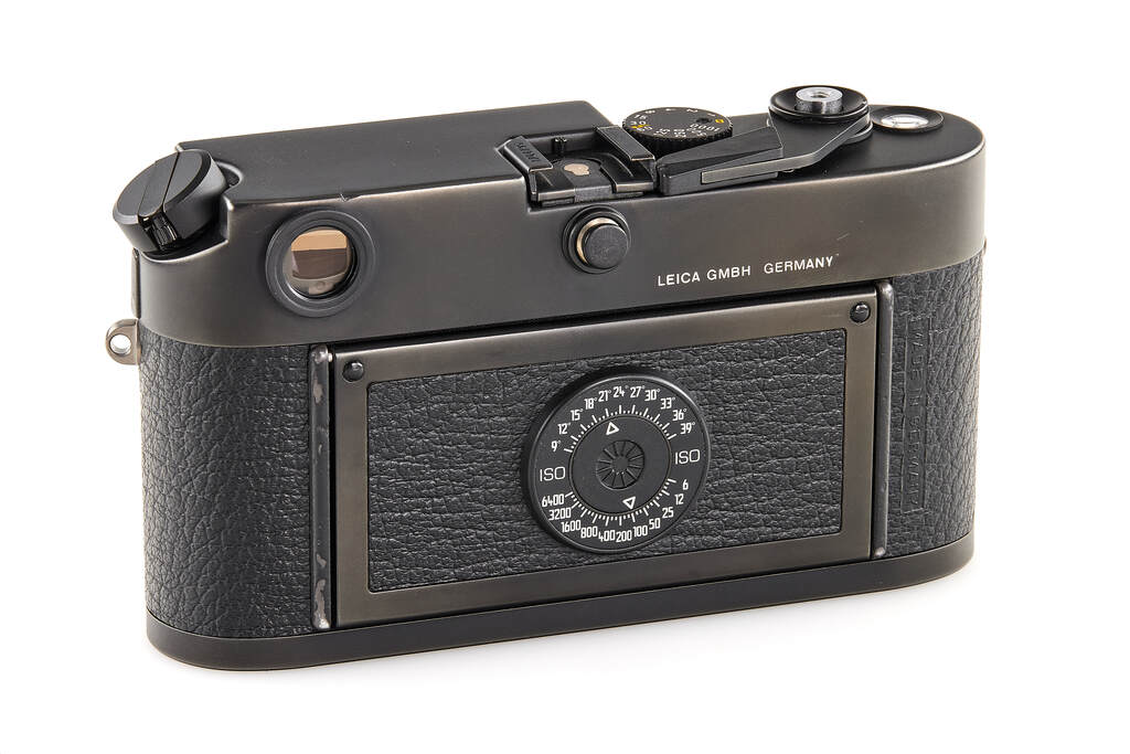 Leica M6 10404 black "big M6 engraving"
