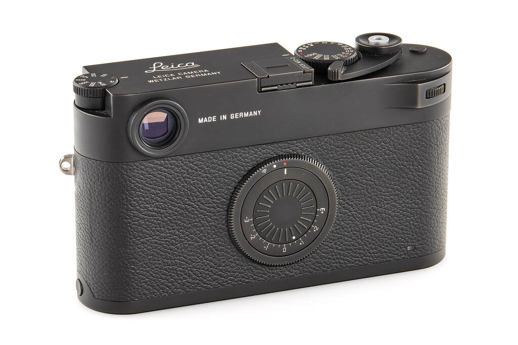 Leica M10-D 20014 black chrome - like new with 1 year of guarantee