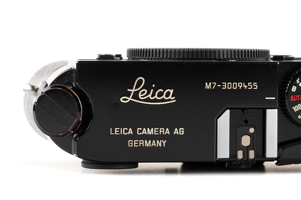 Leica M7 0,85 black paint à la carte ostrich skin