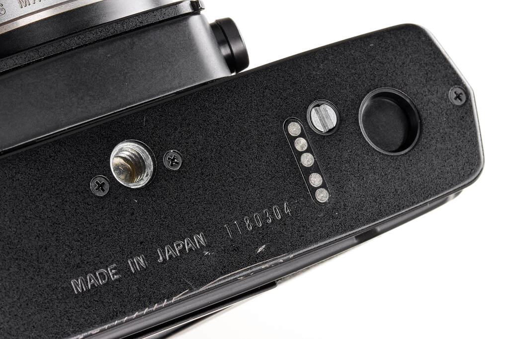 Olympus OM-4 Ti + Zuiko 1,2/55mm Outfit