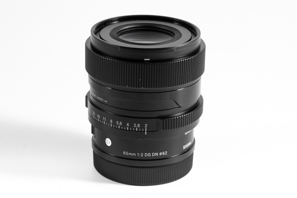 SIGMA 65 mm F2 DG DN. 