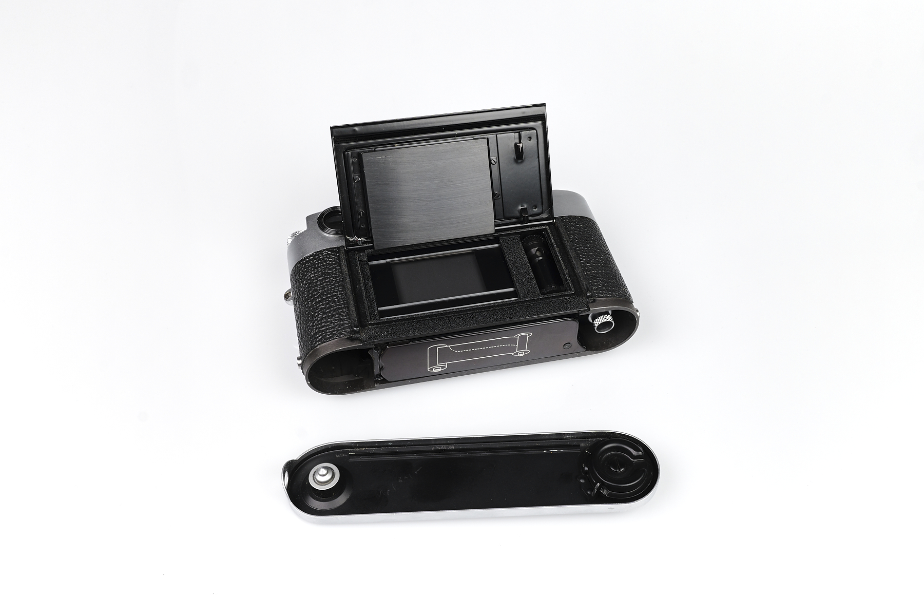 Leica M2 silver chrome-plated