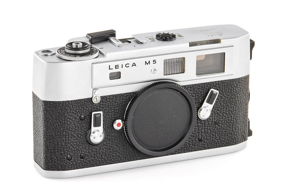 Leica M5 chrome 2-lug