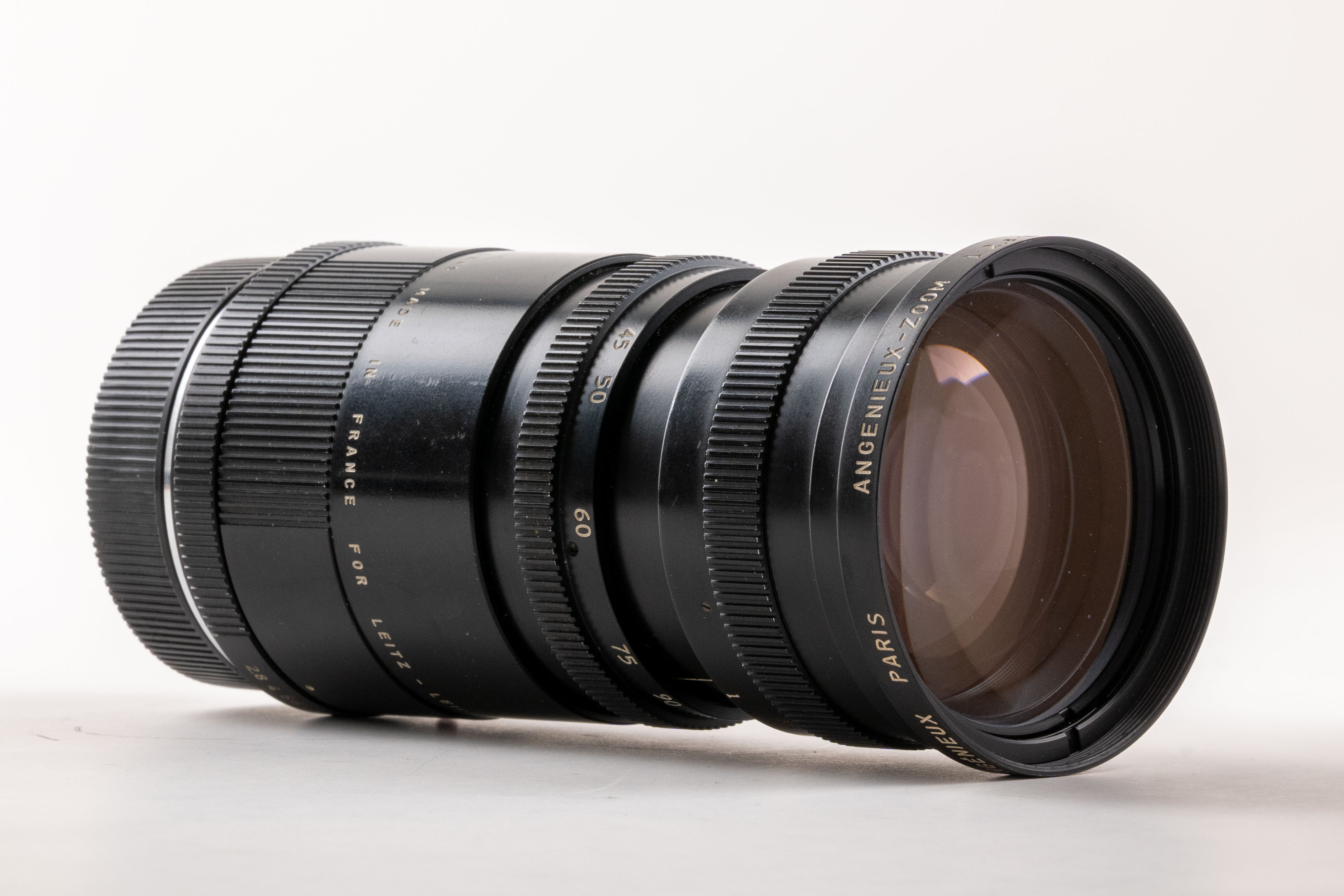 Angenieux Zoom 1:2.8/45-90mm für Leicaflex