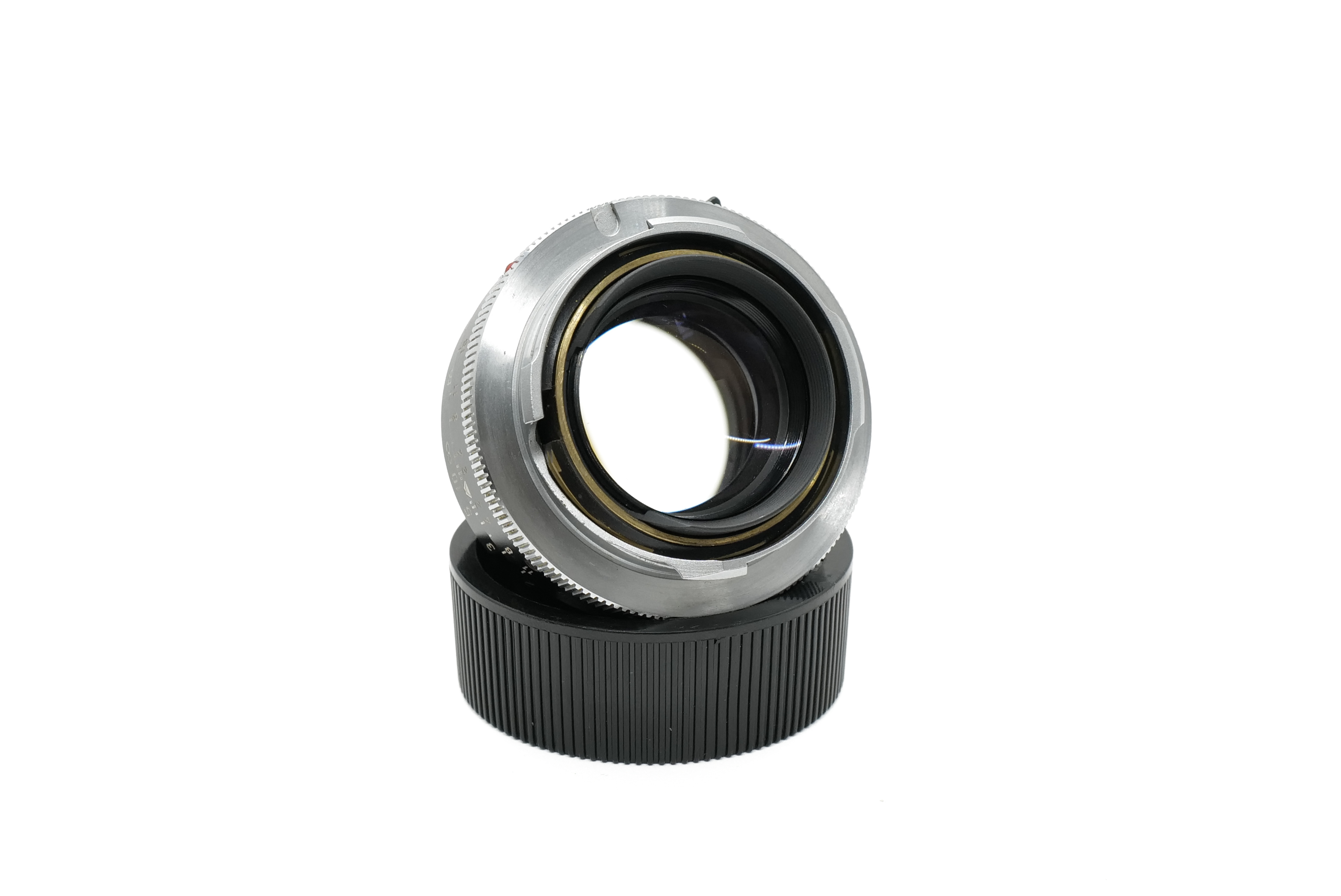 Leica Summilux-M 35mm f:1.4, black. Leica Summilux-M 35mm f:1.4, black.