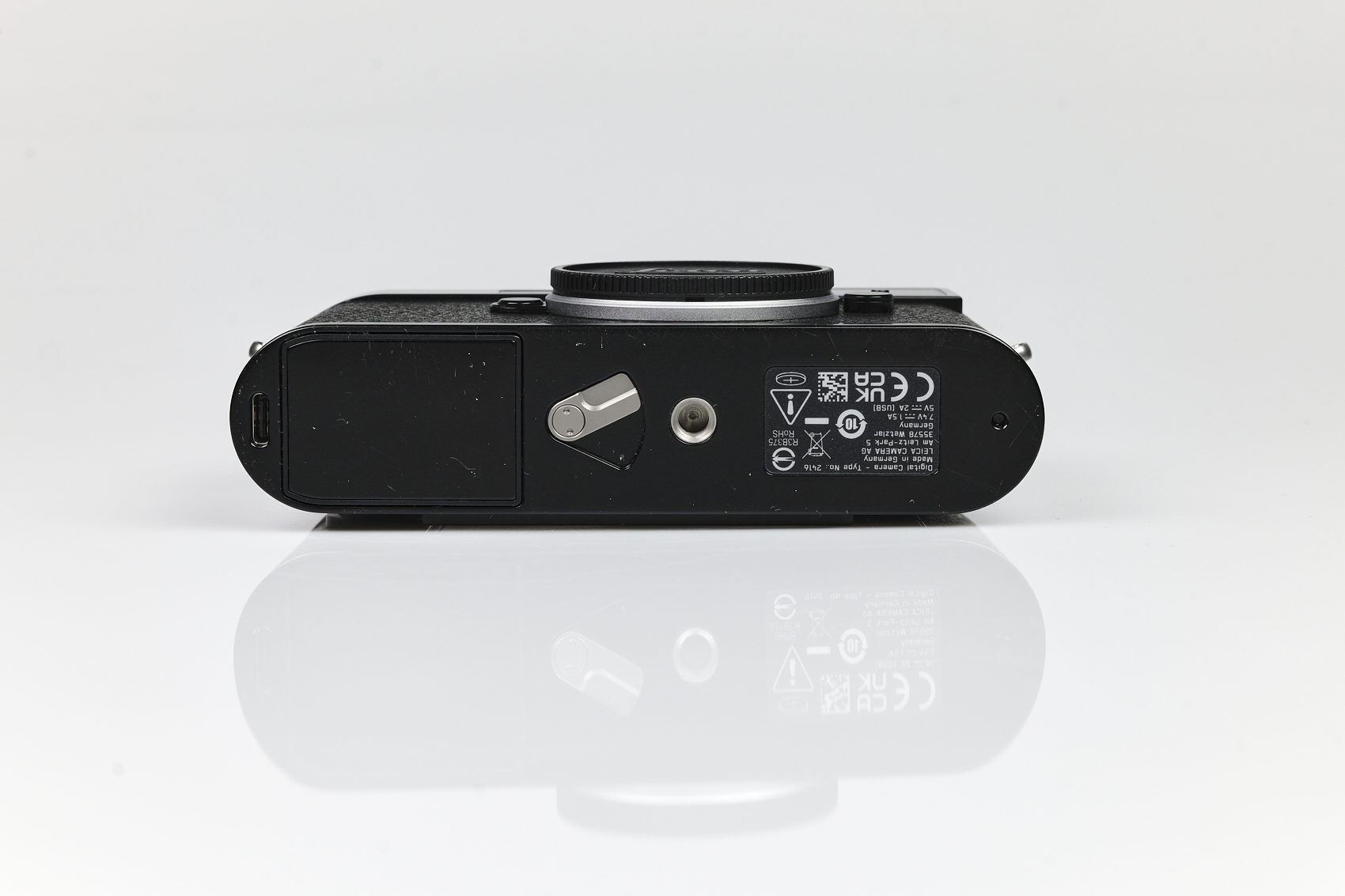 Leica M11, glossy black lacquered