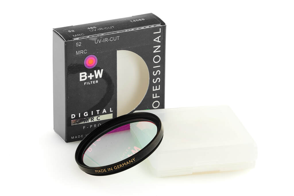 B+W 486 UV-IR Sperrfilter E52mm