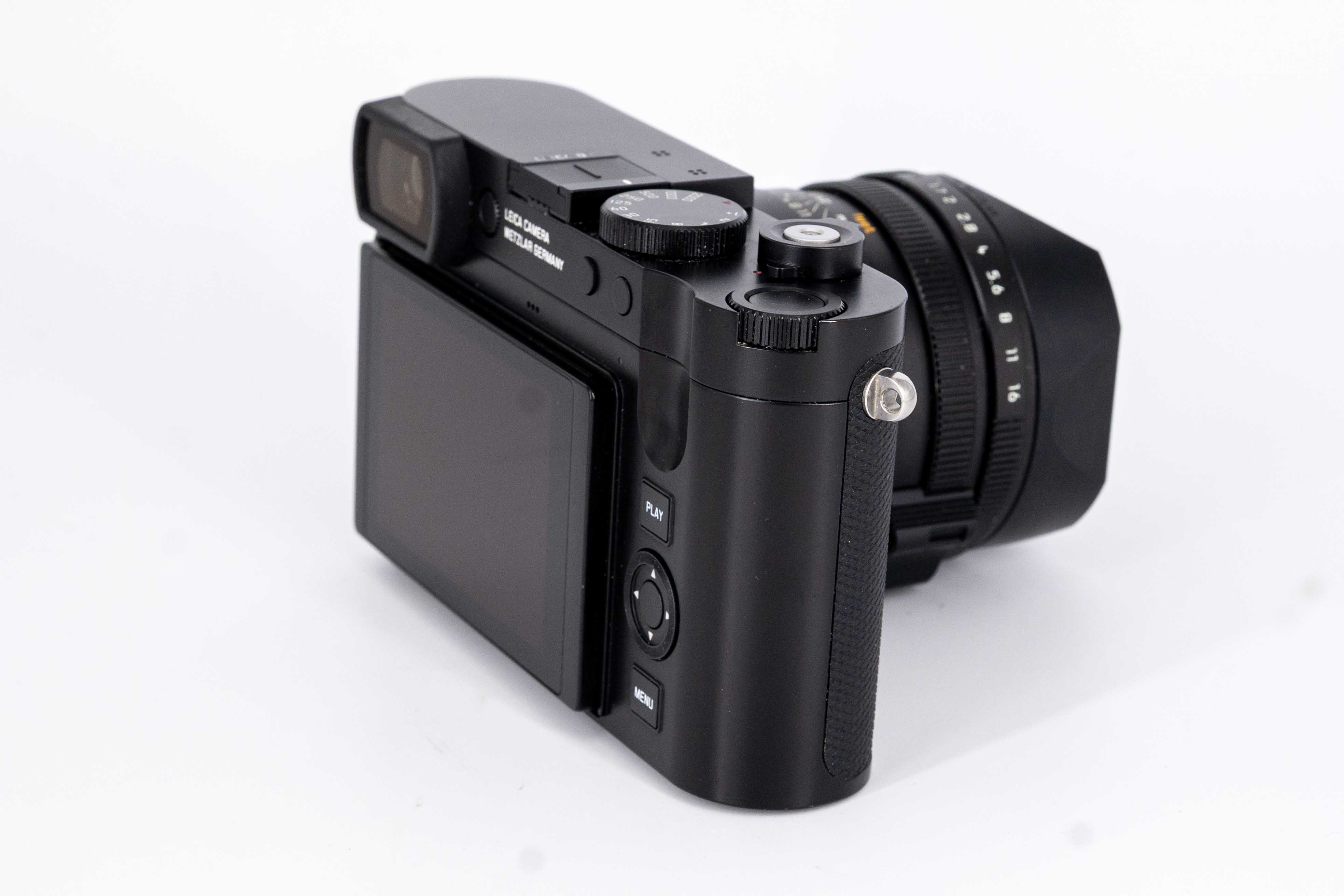 Q3, black lacquered