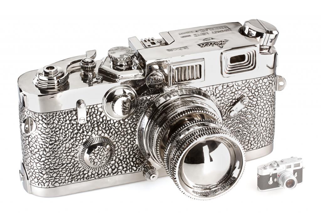 Liao Yibai "Fake Leica" Sculpture Liao Yibai "Fake Leica" Sculpture