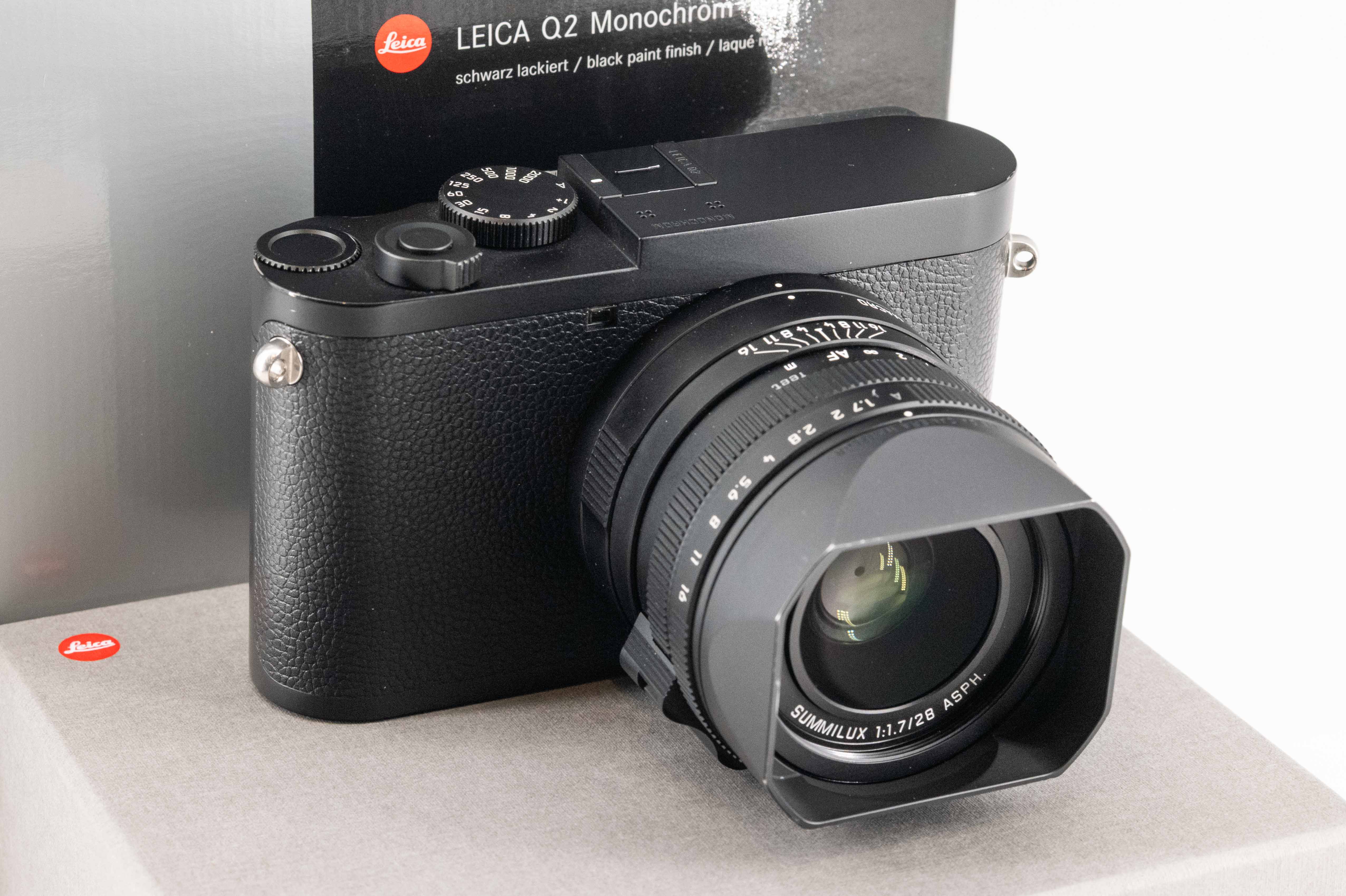 Leica Ex-Demo Q2 Monochrom 19055
