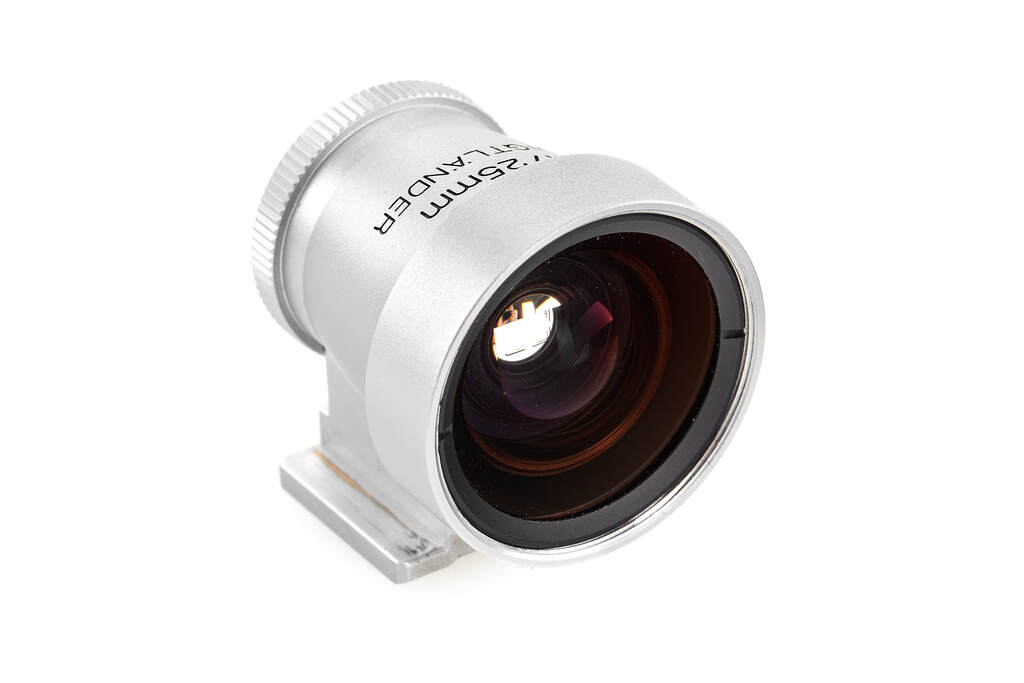 Voigtländer 21/25 mm. finder chrome