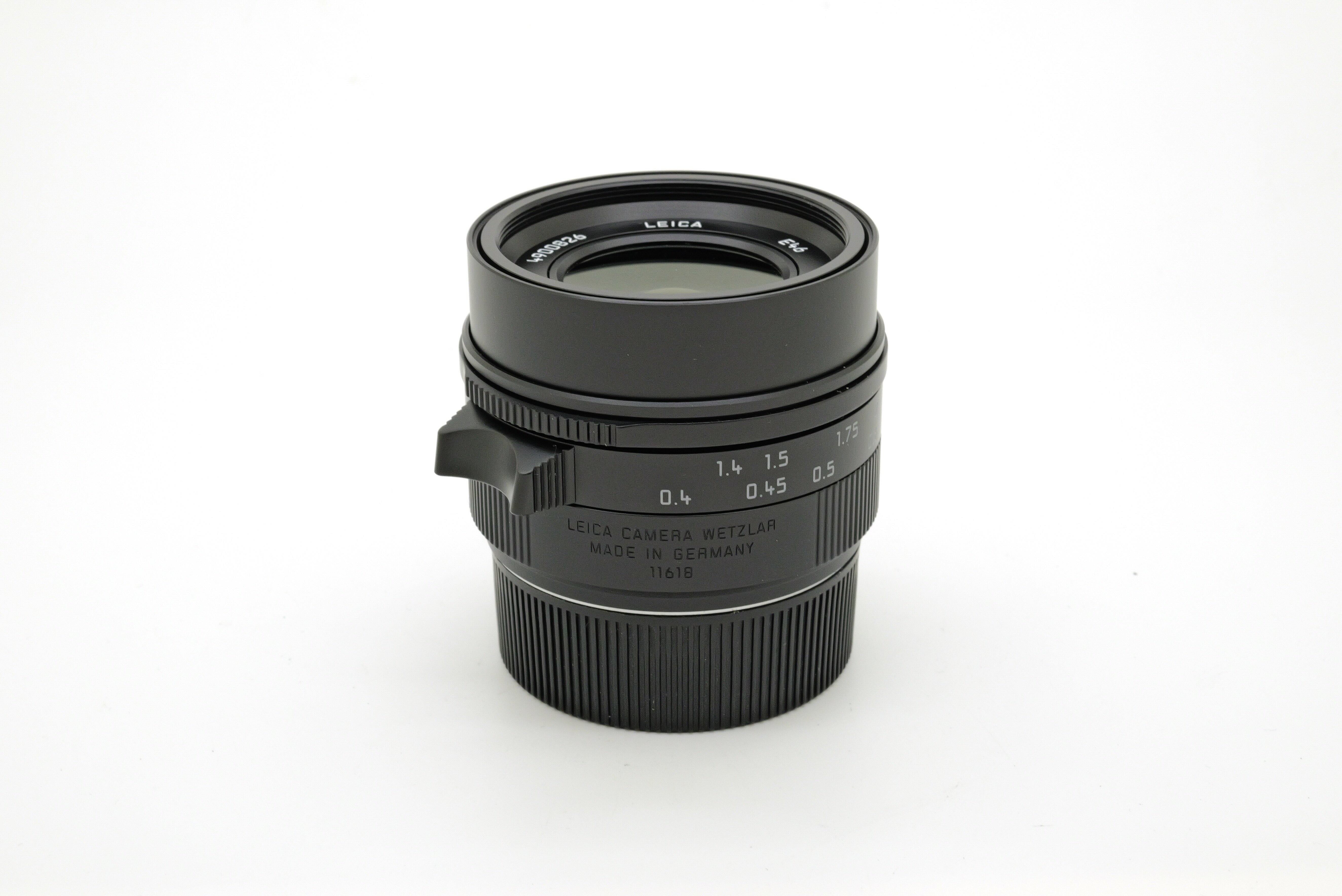 SUMMICRON-M 1:2/28 ASPH SUMMICRON-M 1:2/28 ASPH