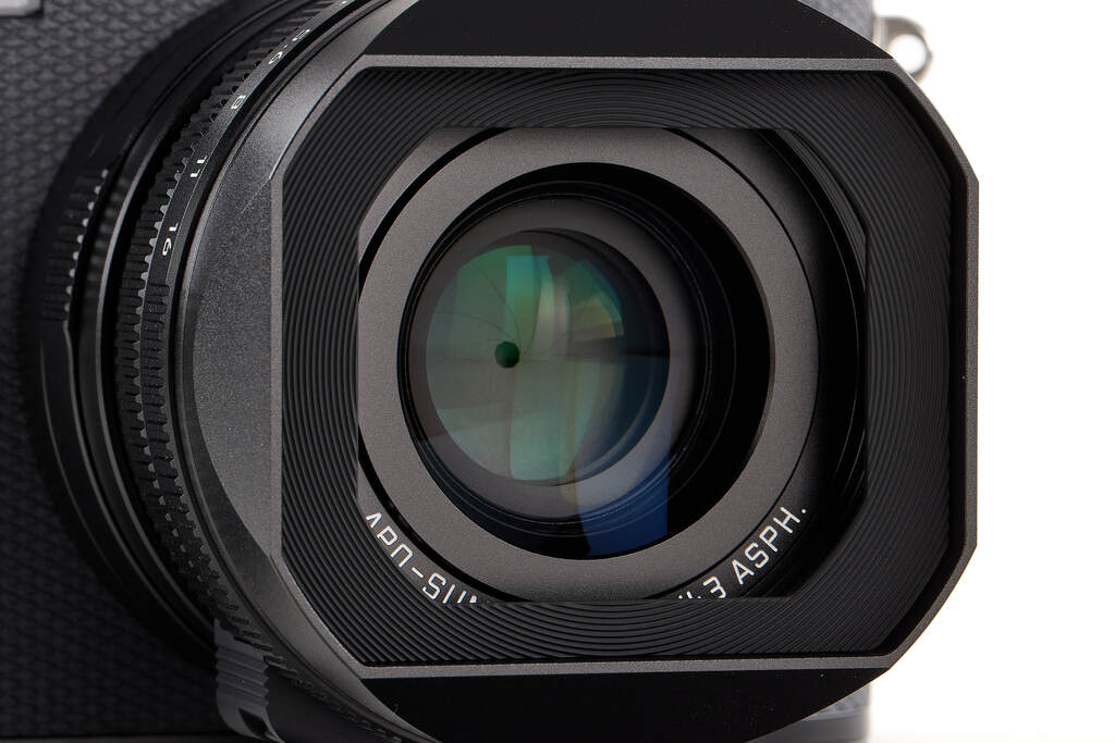 Leica Q3 43 19084 - like new with 2 years guarantee