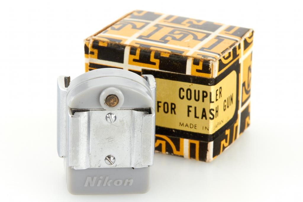 Nikon F Flash Coupler