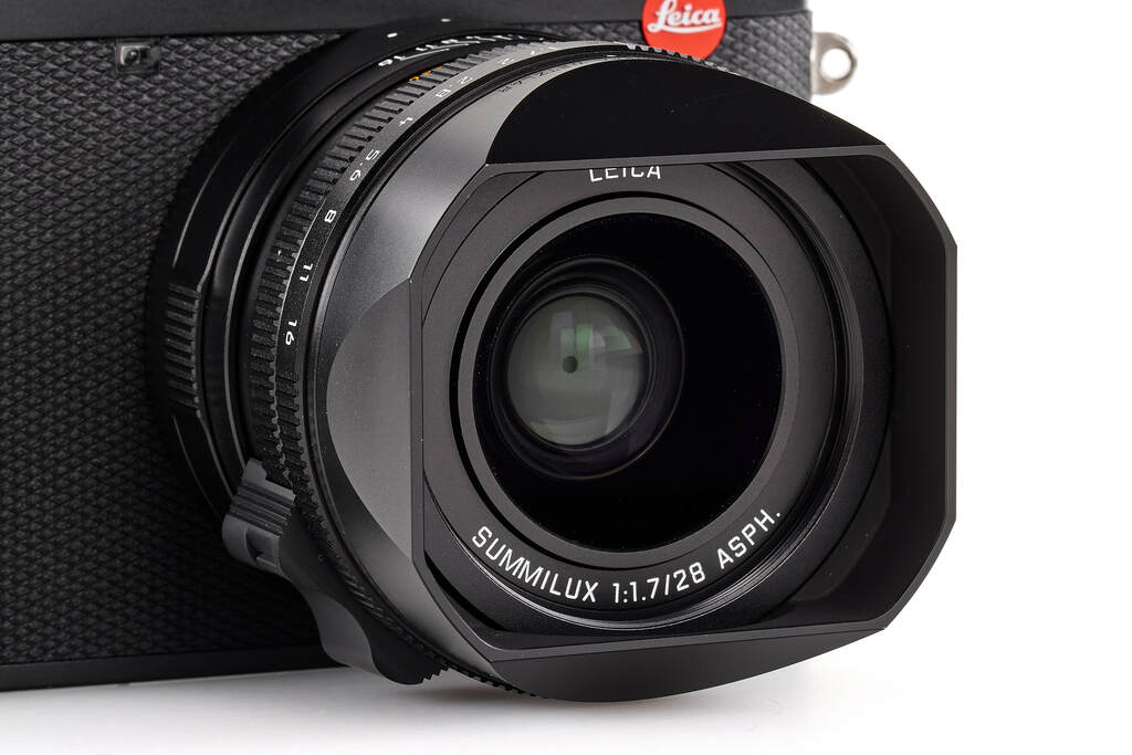 Leica Q3 19080 - like new with one year guarantee