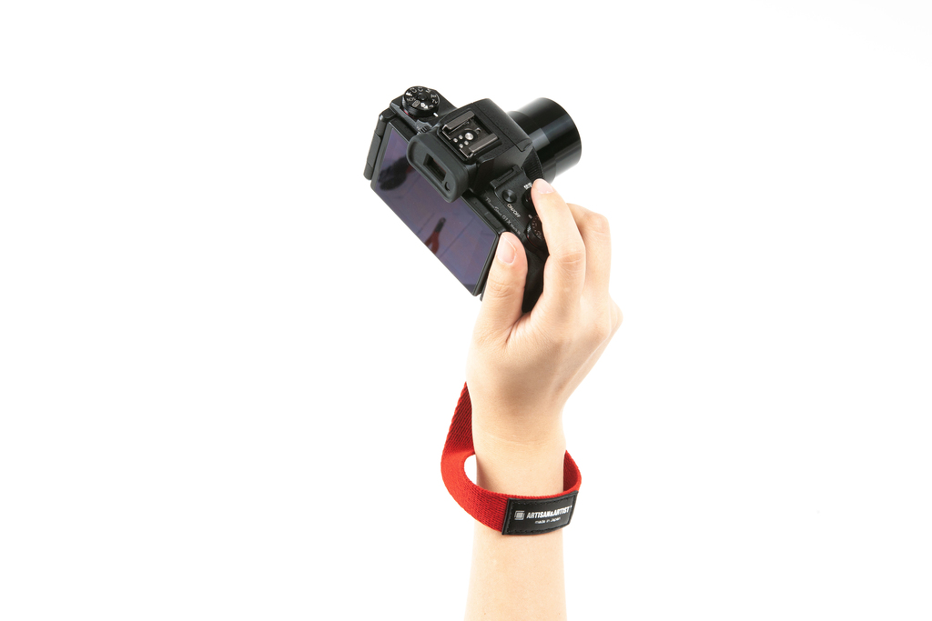 Artisan&Artist Acrylic camera strap ACAM 296 RED
