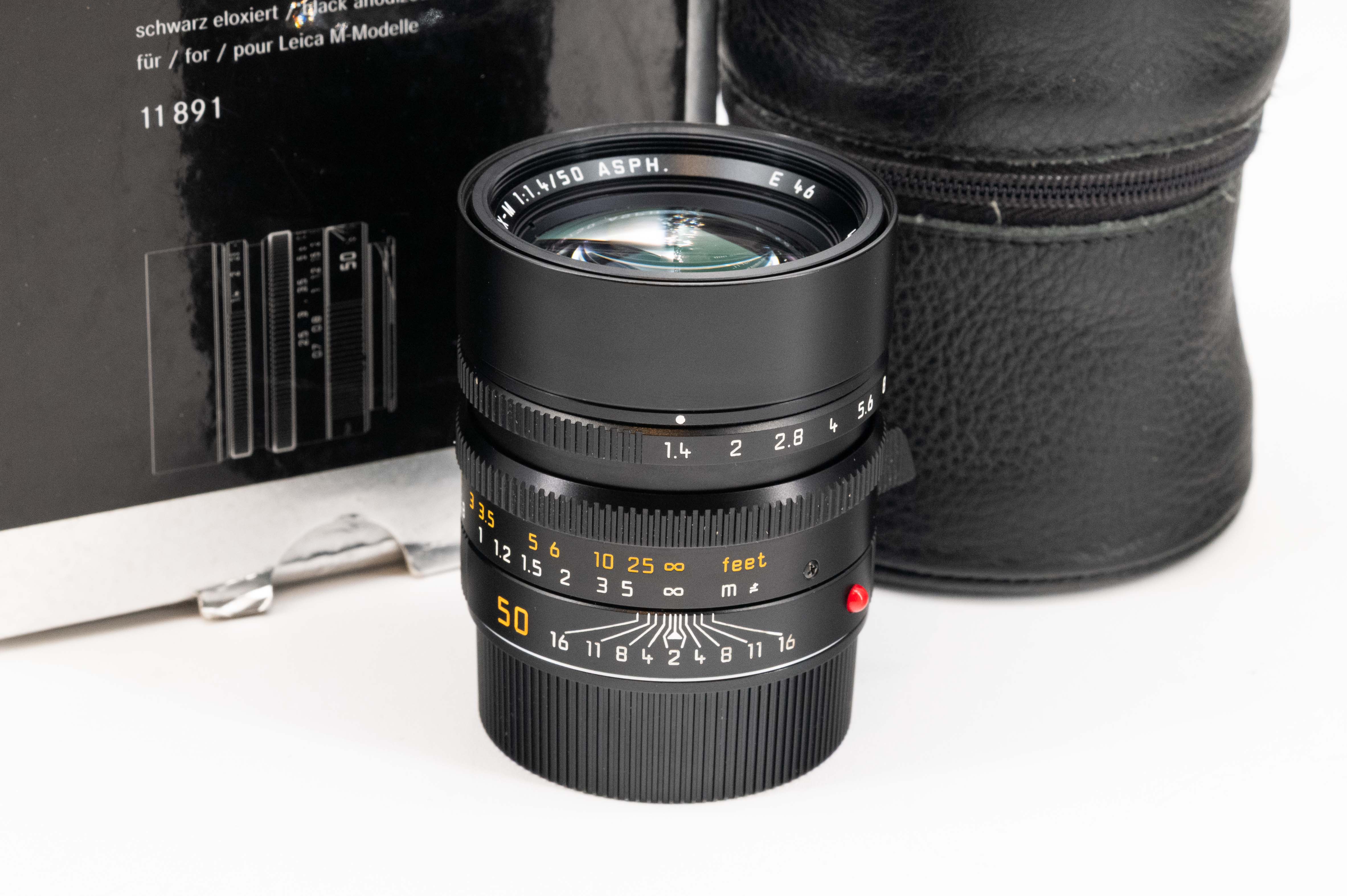 Leica Summilux-M 50mm f/1.4 ASPH Black Anodised 11891