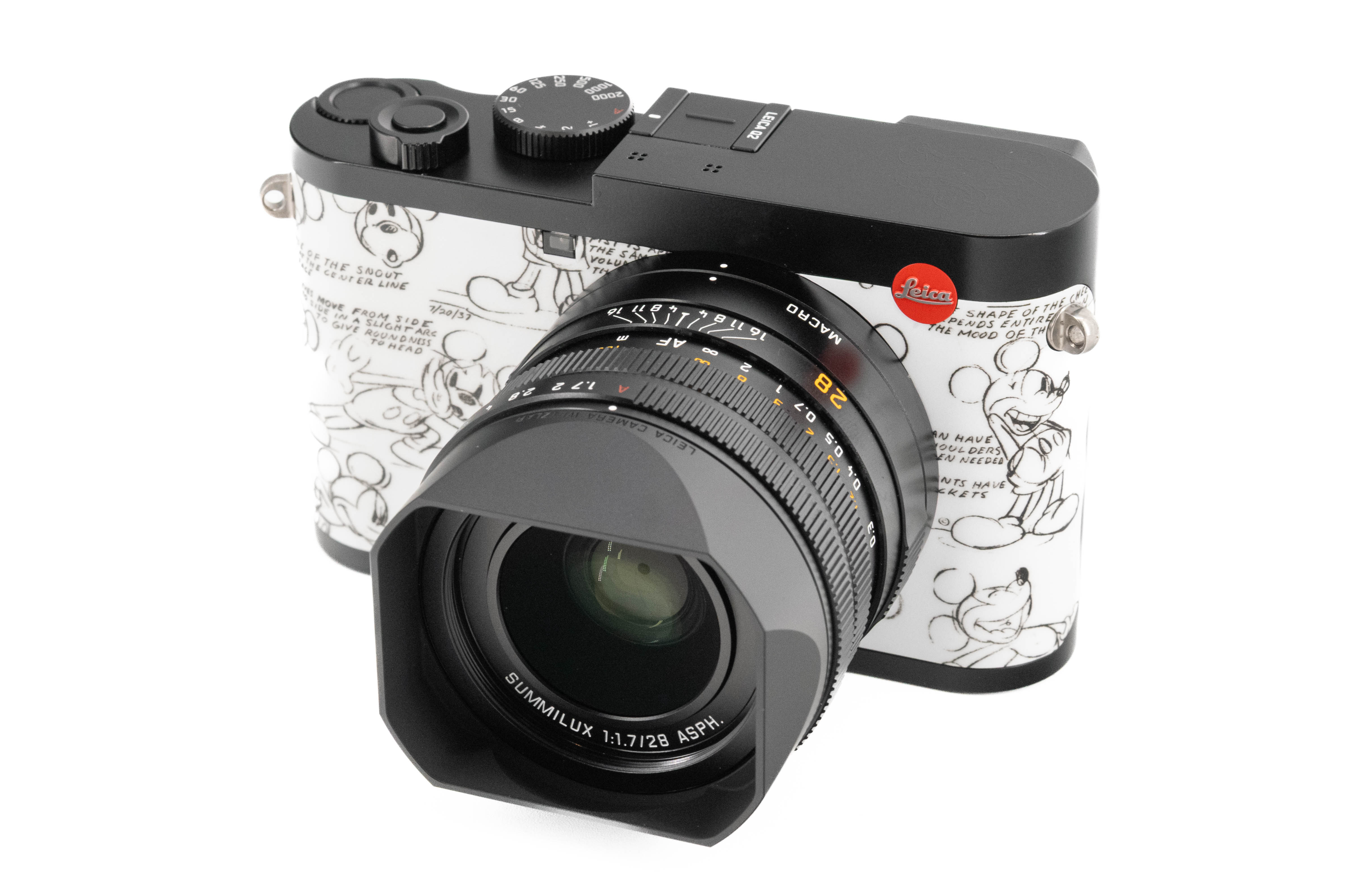 Leica Q2 Disney 100 Years of Wonder Edition 19092