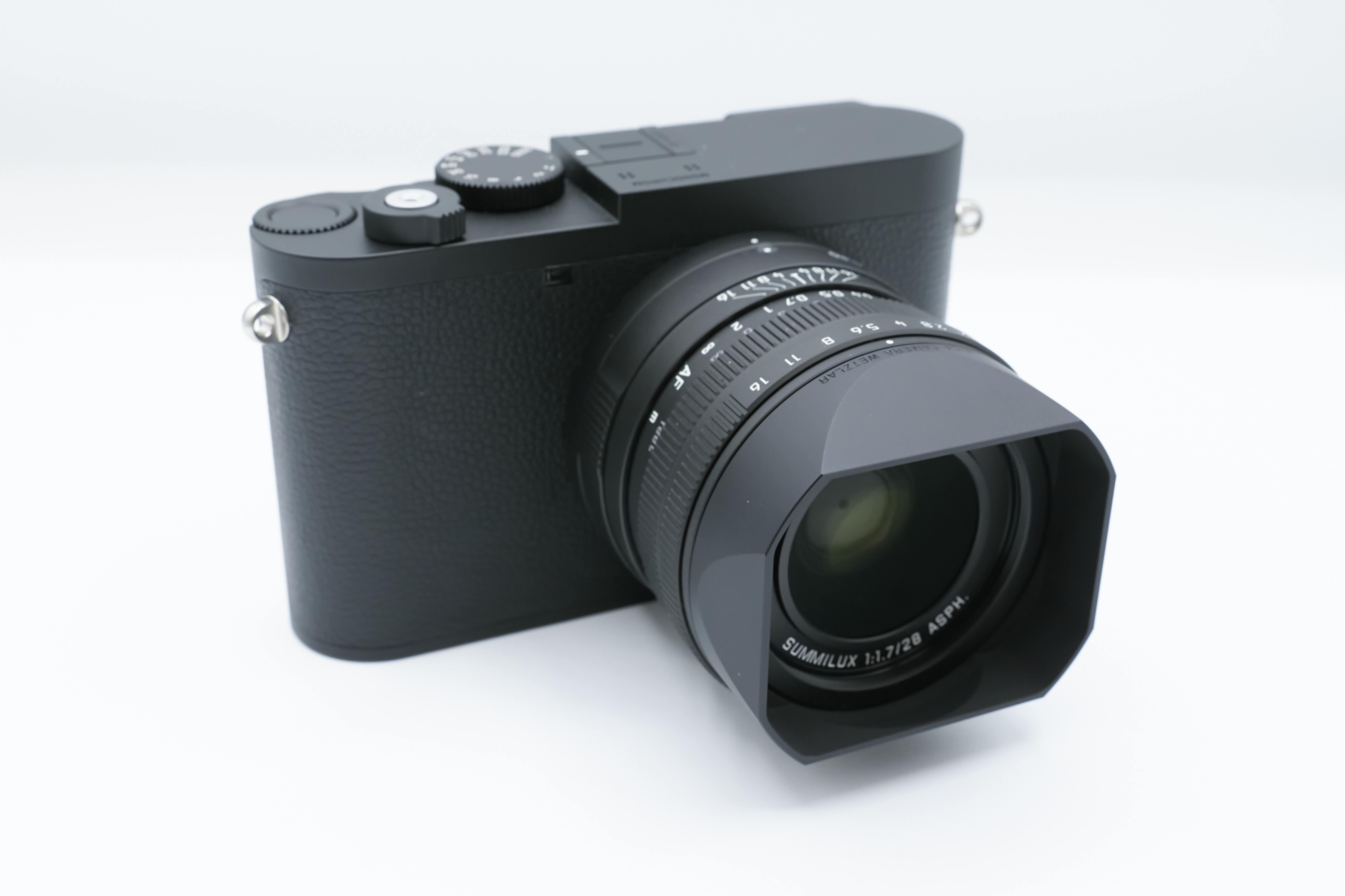 Leica Q3 Monochrom – 19,200