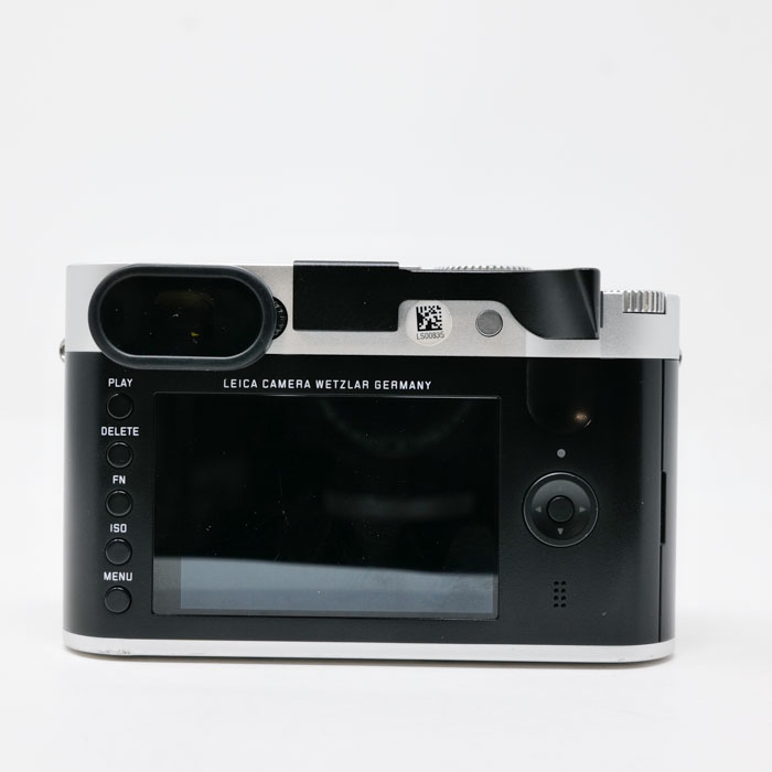 Leica Q (Typ 116), silbern eloxiert