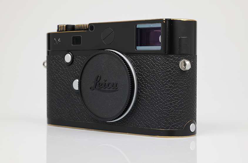 M (Typ 240), schwarz lackiert