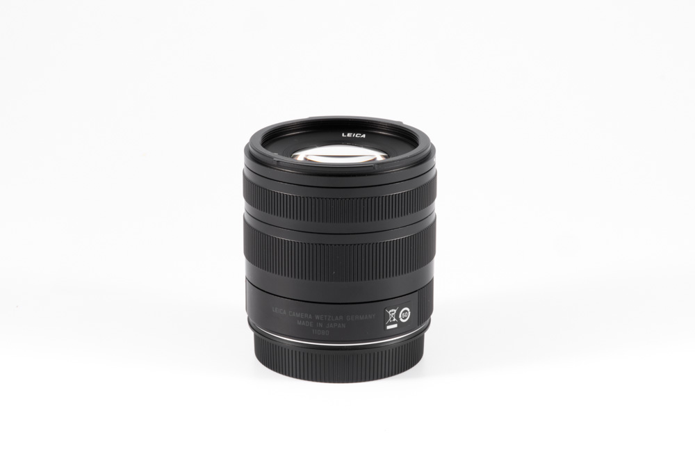 Leica Vario-Elmar 1:3.5-5.6/ 18-56mm black. Leica Vario-Elmar 1:3.5-5.6/ 18-56mm black.