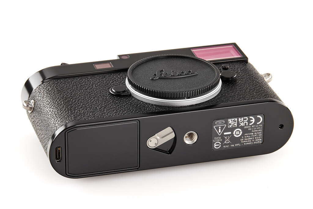 Leica M11 20230 glossy black paint - with 2 years of guarantee