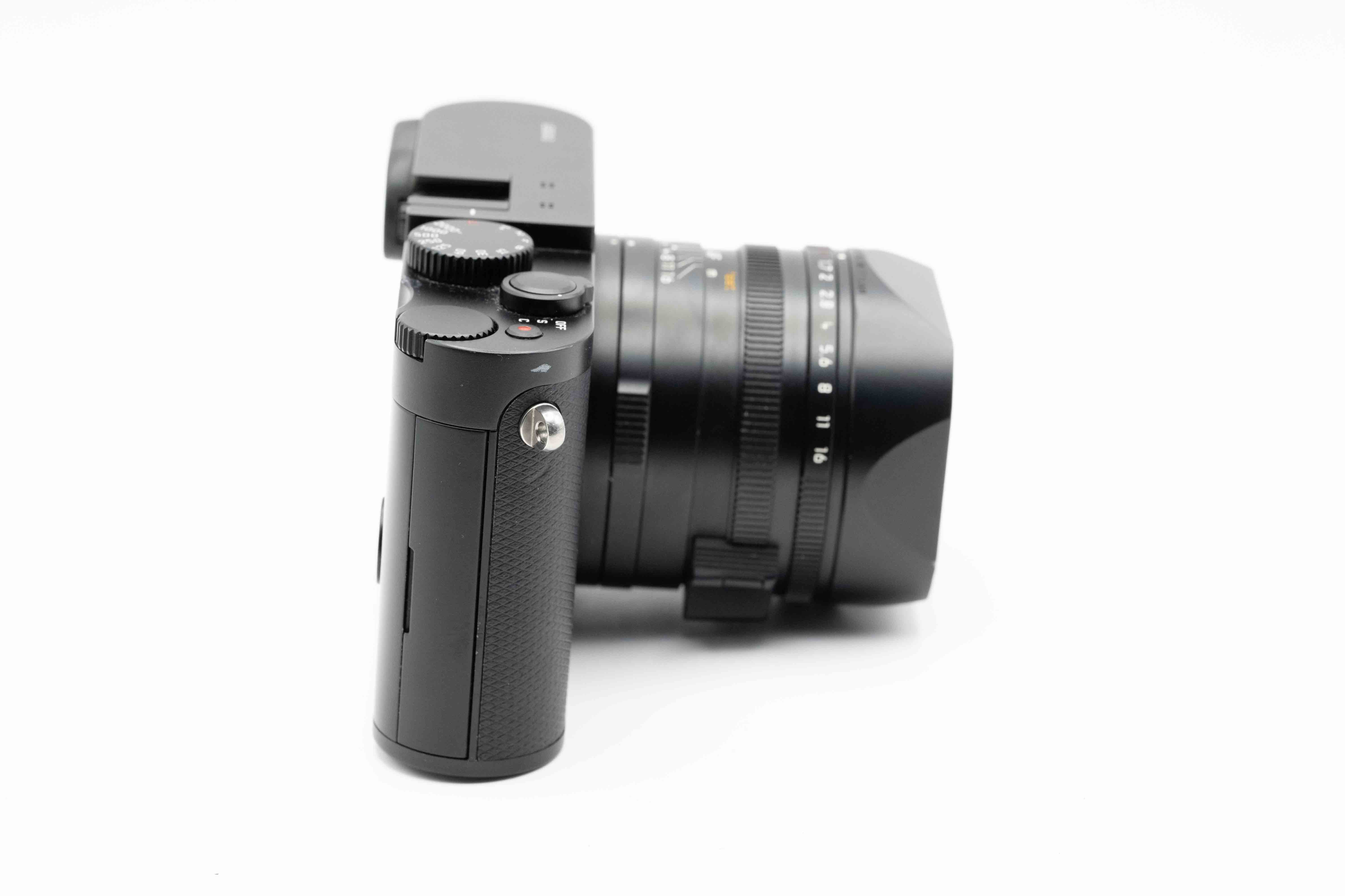 Q (Typ 116), black eloxiert