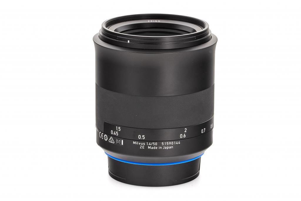 Zeiss Milvus 1:1.4/50mm f. Canon (inkl. Sonnenblende) Zeiss Milvus 1:1.4/50mm f. Canon (inkl. Sonnenblende)