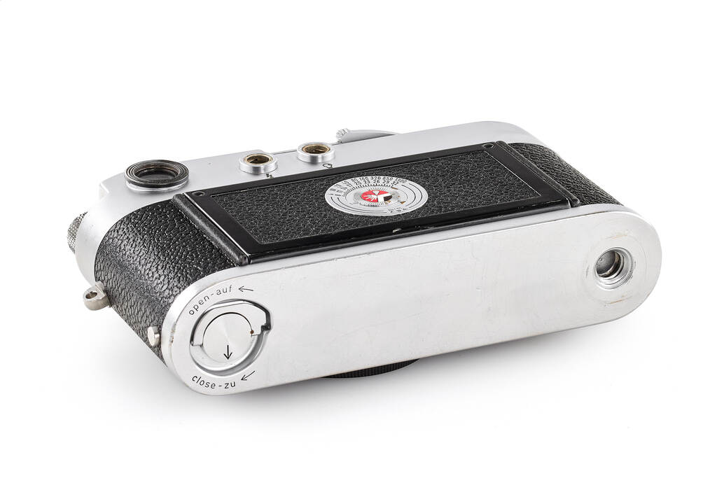 Leica M2 chrome - with full CLA