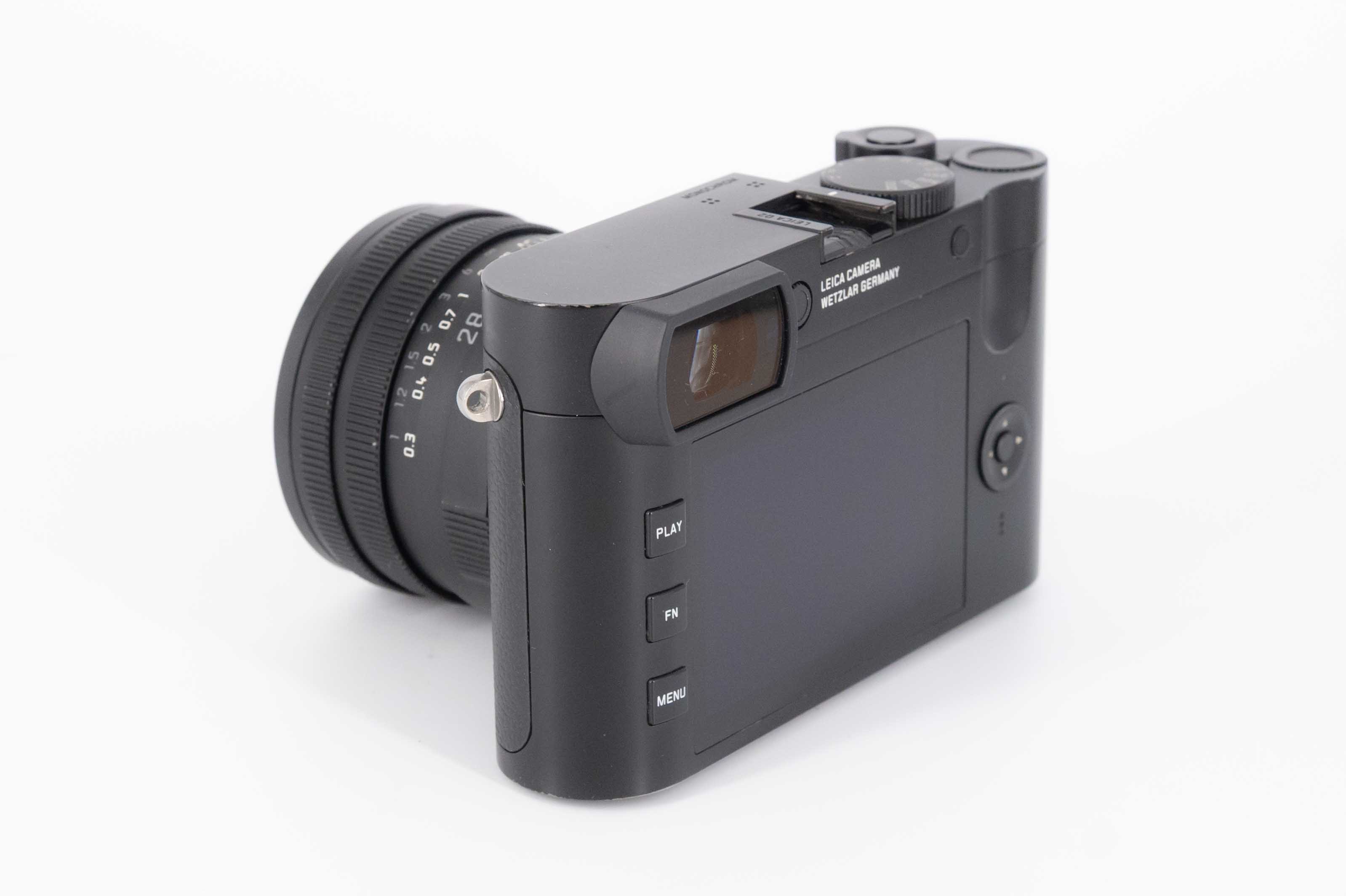Q2 Monochrom, schwarz