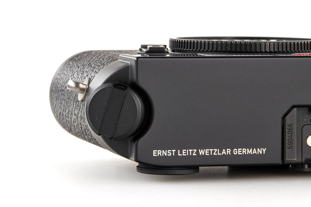 Leica M6 reissued 10557 - like new with 2 year guarantee